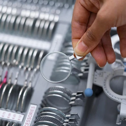 Продажа оптических линз для коррекции зрения